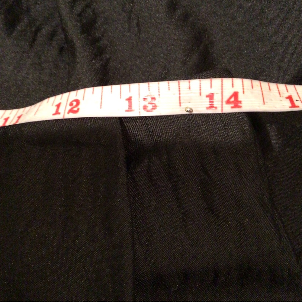 NWOT Hidden side pockets Black lined large pleated taffeta like skirt - Picture 4 of 9